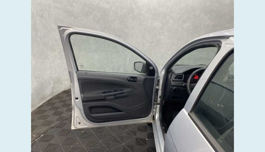 VOLKSWAGEN GOL 1.0 12V FLEX MANUAL 4P - PRATA - 2021 Foto 9 (Grande)