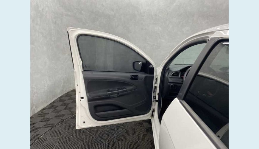 VOLKSWAGEN GOL 1.0 12V FLEX MANUAL 4P - BRANCO - 2022 Foto 9 (Grande)