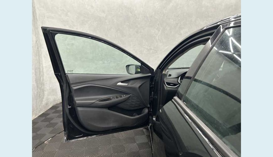 CHEVROLET ONIX LT 1.0 FLEX MANUAL 4P - PRETO - 2023 Foto 9 (Grande)
