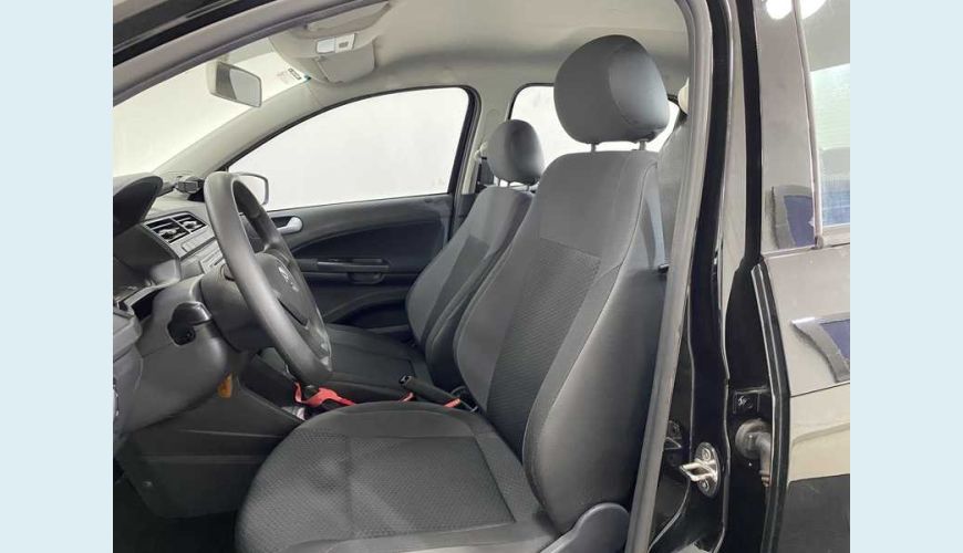 VOLKSWAGEN VOYAGE 1.6 MSI 8V FLEX MANUAL 4P - PRETO - 2019 Foto 9 (Grande)