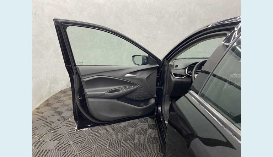 CHEVROLET ONIX PLUS LT 1.0 FLEX MANUAL 4P - PRETO - 2023 Foto 9 (Grande)