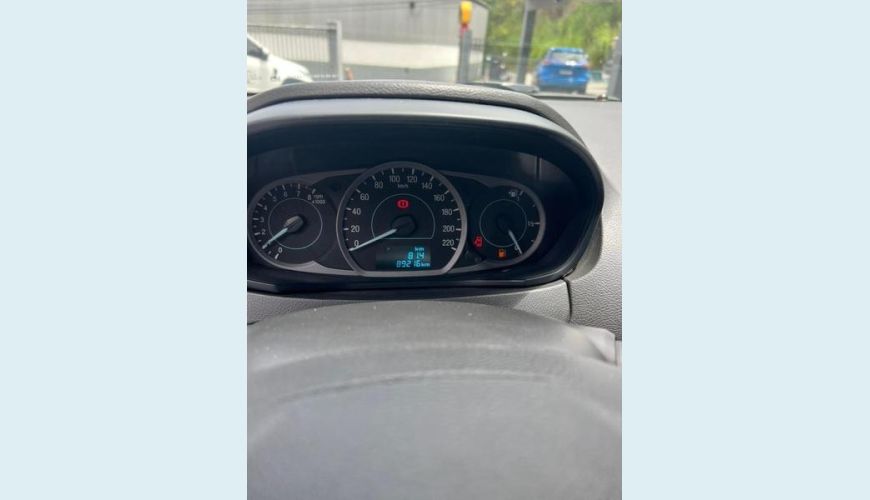 FORD KA SE 1.0 FLEX MANUAL 4P - BRANCO - 2019 Foto 9 (Grande)