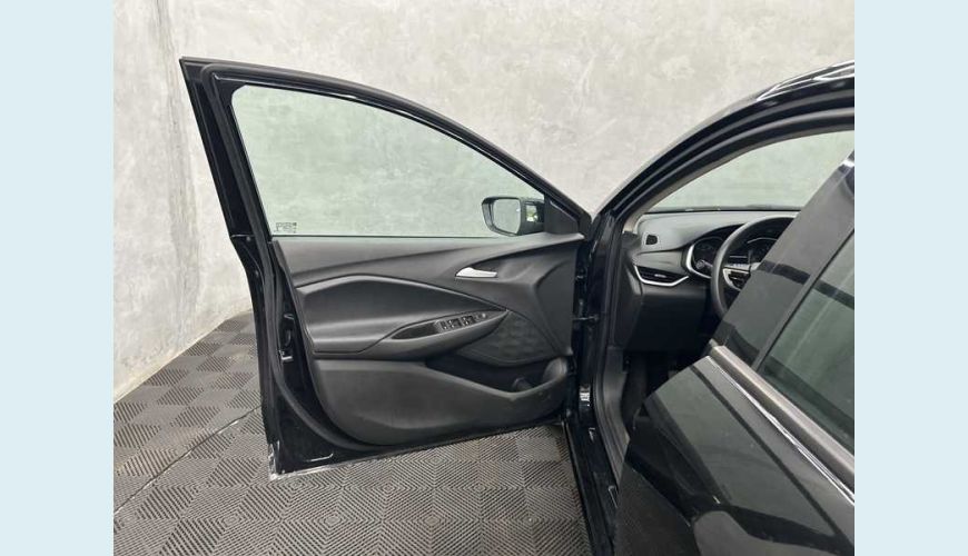 CHEVROLET CHEVROLET ONIX PLUS LT 1.0 FLEX MANUAL 4P - PRETO - 2023 Foto 9 (Grande)