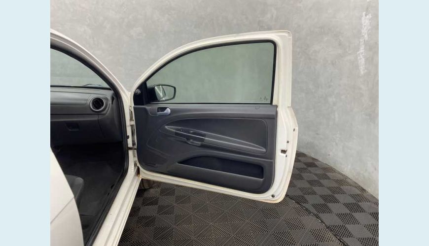 VOLKSWAGEN SAVEIRO ROBUST 1.6 MSI FLEX MANUAL 2P - BRANCO - 2018 Foto 9 (Grande)