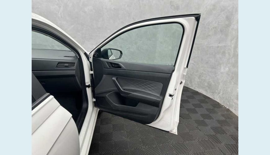 VOLKSWAGEN POLO TRACK 1.0 FLEX MANUAL 5P - BRANCO - 2024 Foto 9 (Grande)