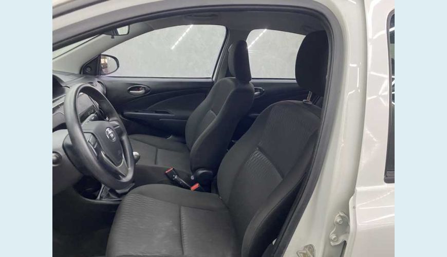TOYOTA ETIOS SEDAN X 1.5 FLEX MANUAL 4P - BRANCO - 2020 Foto 9 (Grande)