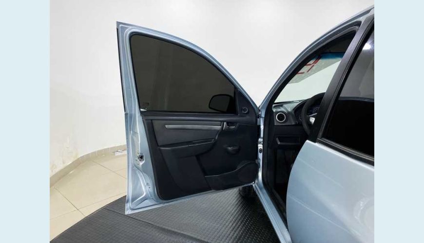 CHEVROLET CHEVROLET CELTA LT 1.0 FLEX MANUAL 4P - PRATA - 2015 Foto 9 (Grande)