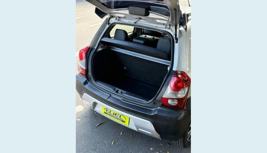 TOYOTA ETIOS HB CROSS 1.5 FLEX AUT. 4P - PRATA - 2018 Foto 9 (Grande)