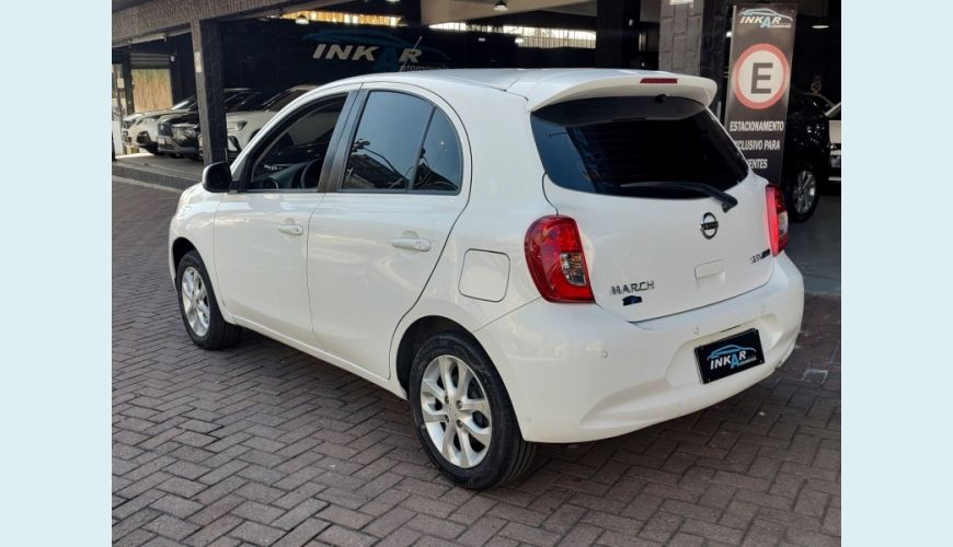 NISSAN MARCH FLEX MANUAL 4P - BRANCO - 2017 Foto 9 (Grande)