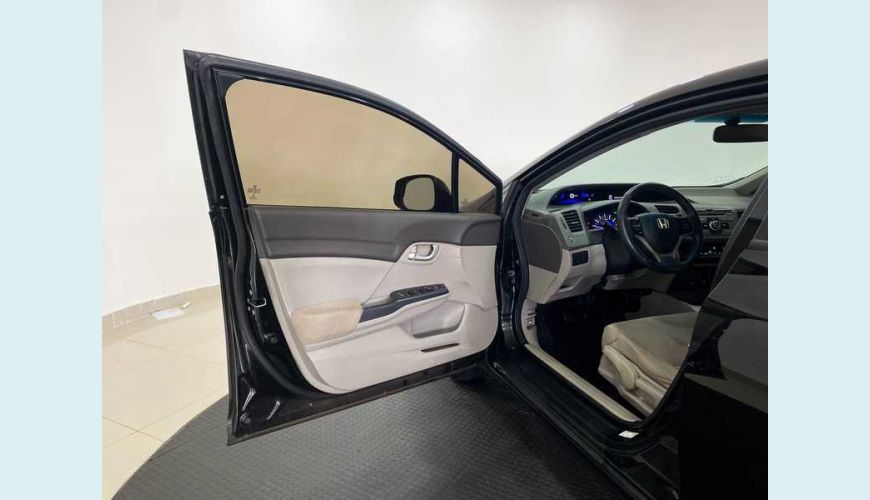 HONDA CIVIC LXS 1.8 16V I-VTEC FLEX MANUAL 4P - PRETO - 2014 Foto 9 (Grande)