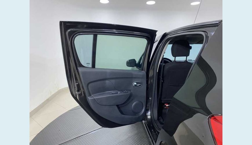 RENAULT SANDERO EXPRESSION 1.6 8V FLEX MANUAL 4P - PRETO - 2016 Foto 9 (Grande)