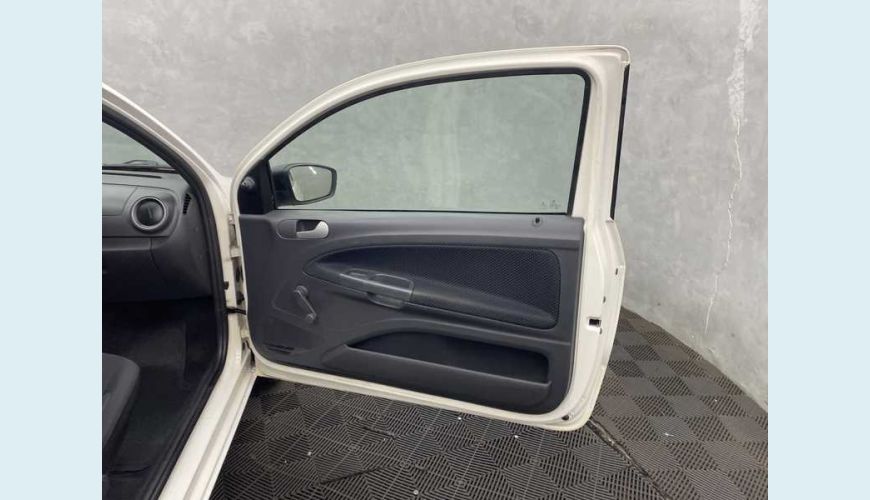 VOLKSWAGEN GOL TEC CITY 1.0 FLEX MANUAL 2P - BRANCO - 2015 Foto 9 (Grande)