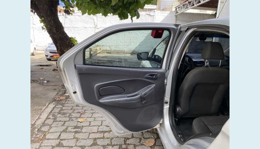 FORD KA SEDAN SE 1.5 12V FLEX MANUAL 4P - PRATA - 2019 Foto 9 (Grande)