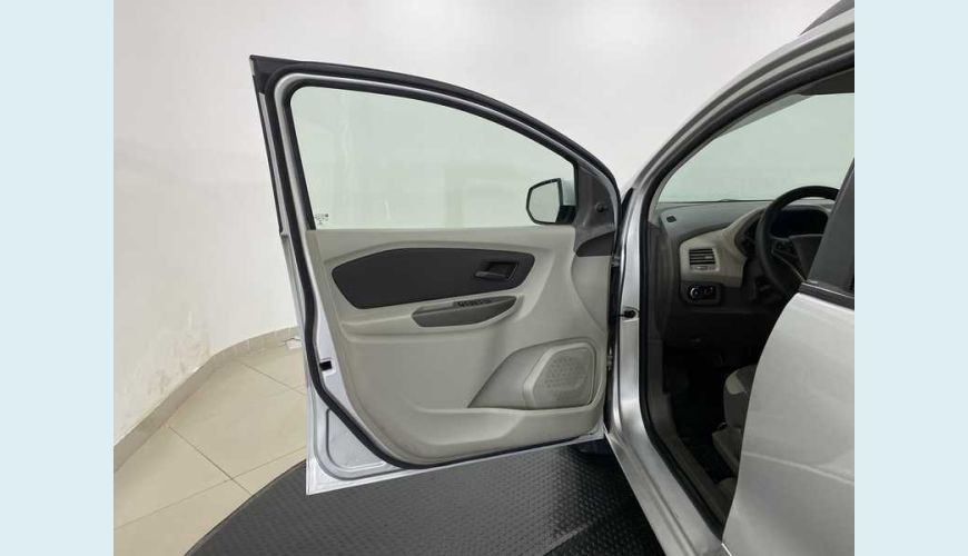 CHEVROLET SPIN LT 1.8 FLEX MANUAL 4P - PRATA - 2015 Foto 9 (Grande)