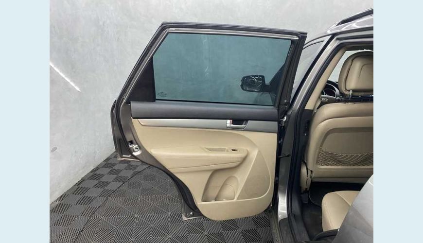KIA SORENTO 2.4 16V AUT. 4P - CINZA - 2012 Foto 9 (Grande)