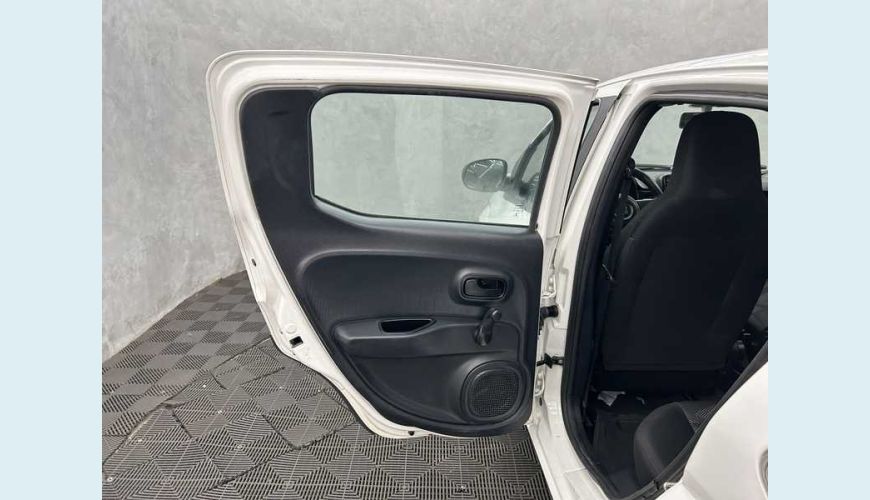 FIAT MOBI LIKE 1.0 FLEX MANUAL 4P - BRANCO - 2022 Foto 9 (Grande)