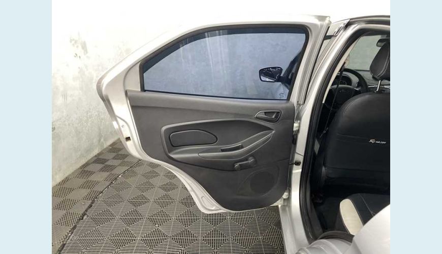 FORD KA SEDAN SE 1.5 12V FLEX MANUAL 4P - PRATA - 2018 Foto 9 (Grande)
