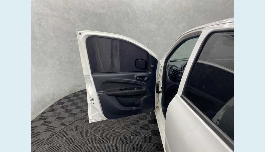 FIAT UNO ATTRACTIVE 1.0 FLEX MANUAL 4P - BRANCO - 2021 Foto 9 (Grande)
