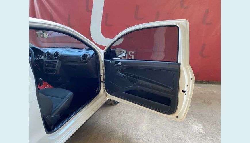 VOLKSWAGEN SAVEIRO ROBUST 1.6 MSI FLEX MANUAL 2P - BRANCO - 2018 Foto 9 (Grande)