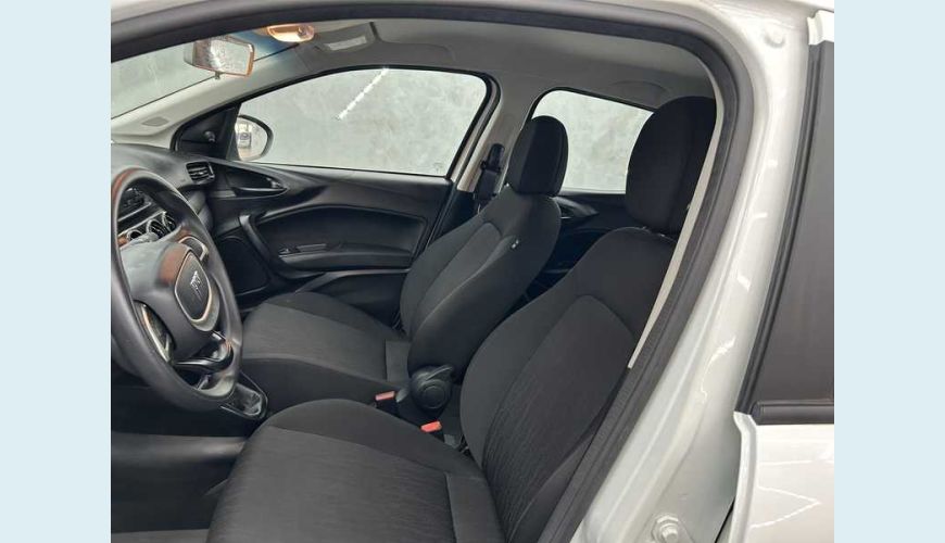 FIAT FIAT ARGO 1.0 FLEX MANUAL 4P - BRANCO - 2023 Foto 9 (Grande)