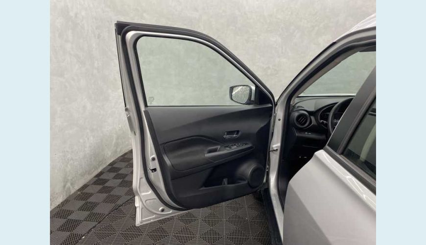NISSAN KICKS SENSE 1.6 FLEX - PRATA - 2023 Foto 9 (Grande)