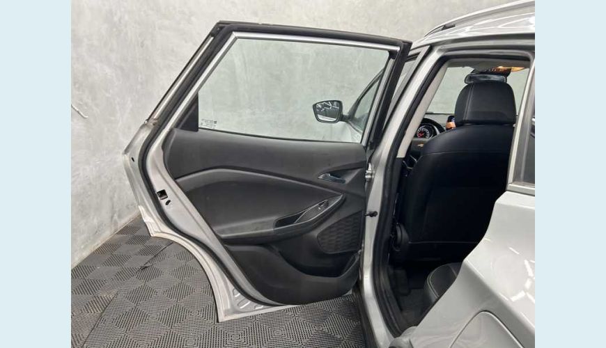 CHEVROLET CHEVROLET TRACKER PREMIER 1.2 TURBO FLEX AUT. 4P - PRATA - 2021 Foto 9 (Grande)