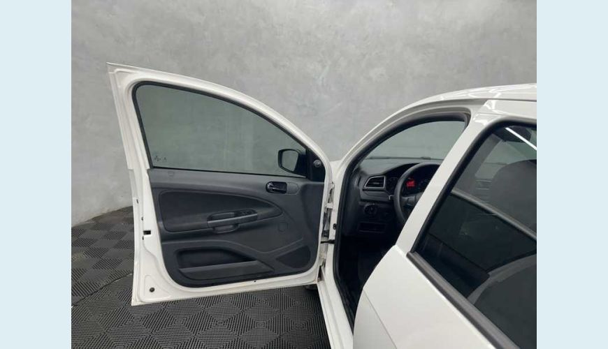 VOLKSWAGEN GOL 1.0 12V FLEX MANUAL 4P - BRANCO - 2023 Foto 9 (Grande)