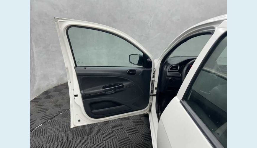 VOLKSWAGEN VOYAGE 1.0 MPI FLEX MANUAL 4P - BRANCO - 2023 Foto 9 (Grande)