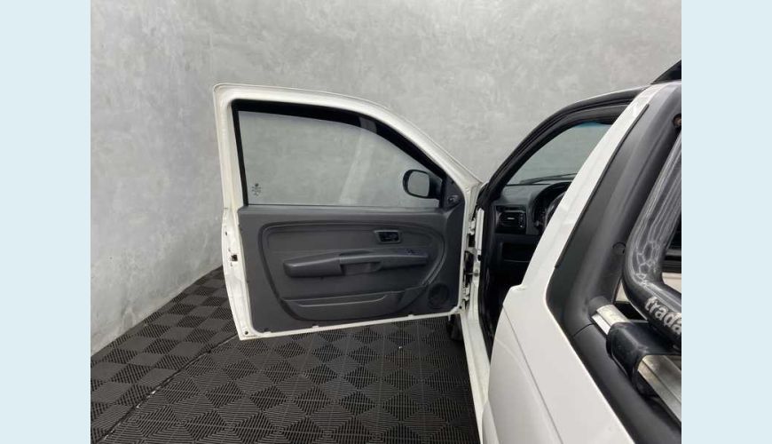 FIAT STRADA HARD WORKING 1.4 FLEX MANUAL 2P - BRANCO - 2020 Foto 9 (Grande)