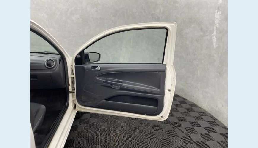 VOLKSWAGEN SAVEIRO ROBUST 1.6 MSI FLEX MANUAL 2P - BRANCO - 2018 Foto 9 (Grande)