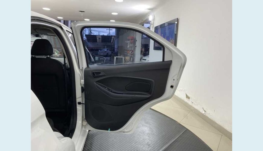 FORD KA SEDAN SE 1.5 12V FLEX MANUAL 4P - BRANCO - 2019 Foto 9 (Grande)