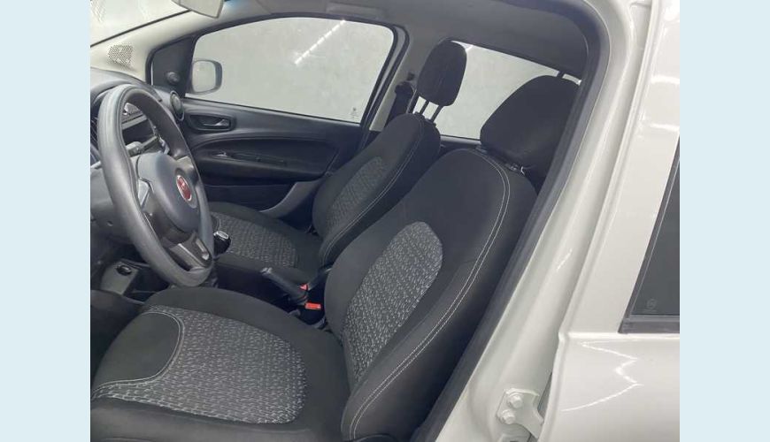 FIAT FIAT UNO ATTRACTIVE 1.0 FLEX MANUAL 4P - BRANCO - 2021 Foto 9 (Grande)