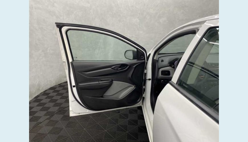 CHEVROLET ONIX JOY 1.0 FLEX MANUAL 4P - BRANCO - 2018 Foto 9 (Grande)