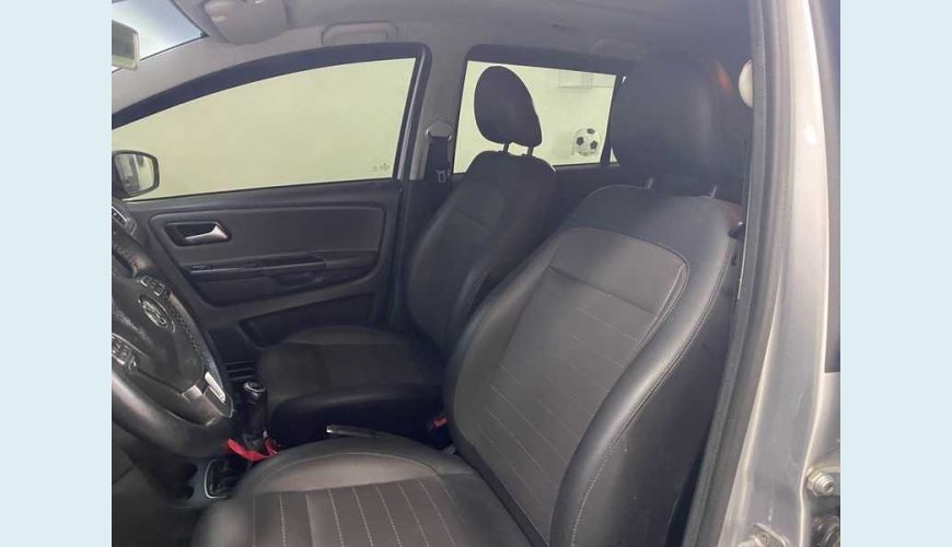 VOLKSWAGEN CROSSFOX VHT 1.6 FLEX MANUAL 4P - PRATA - 2014 Foto 9 (Grande)