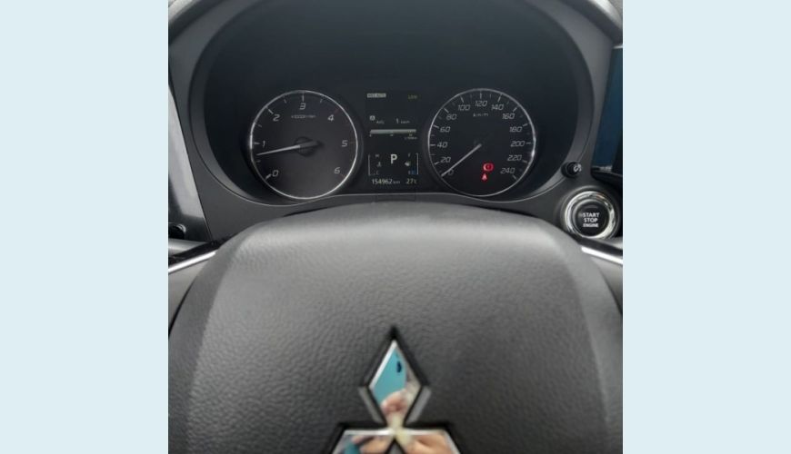 MITSUBISHI MITSUBISHI OUTLANDER 4X4 2.2 16V DIESEL AUT. 4P - BRANCO - 2016 Foto 9 (Grande)