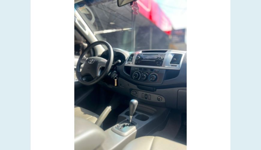 TOYOTA HILUX FLEX AUT. 4P - PRATA - 2015 Foto 9 (Grande)