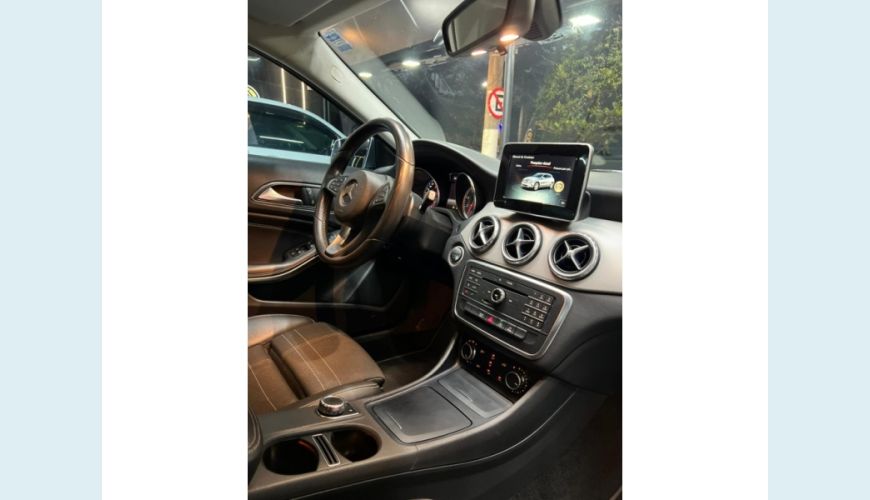 MERCEDES-BENZ MERCEDES-BENZ GLA 200 FLEX AUT. 4P - CINZA - 2017 Foto 9 (Grande)