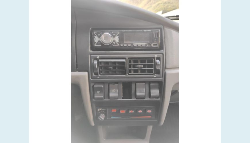VOLKSWAGEN SANTANA FLEX MANUAL 2P - VERMELHO - 1993 Foto 9 (Grande)