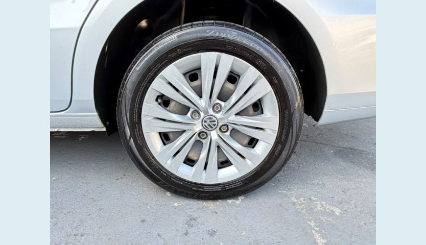 VOLKSWAGEN VOYAGE FLEX MANUAL 4P - PRATA - 2023 Foto 9 (Grande)