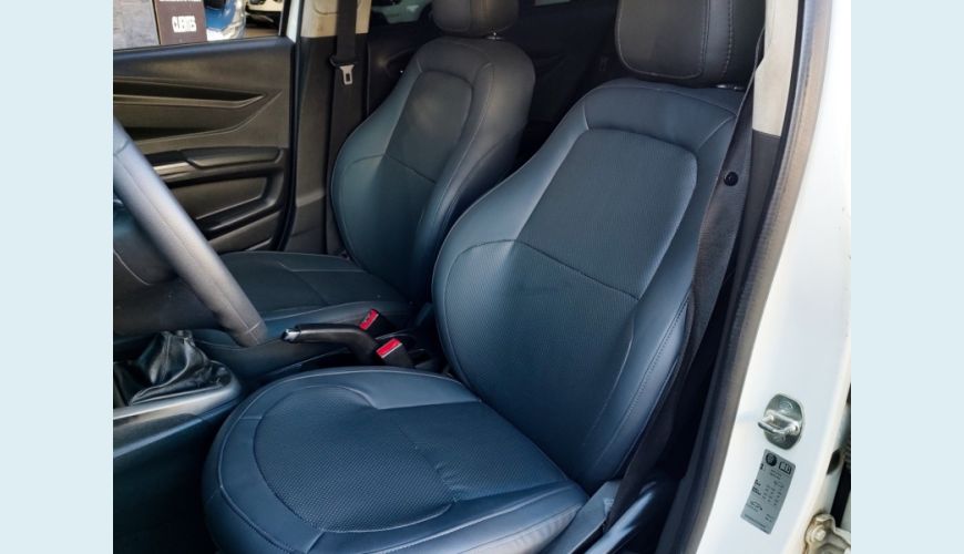 CHEVROLET PRISMA FLEX MANUAL 4P - BRANCO - 2015 Foto 9 (Grande)