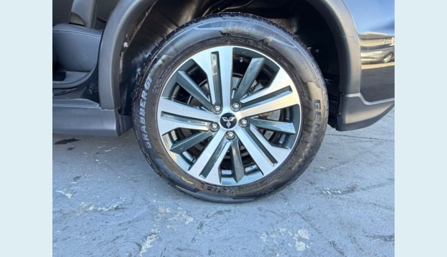 MITSUBISHI MITSUBISHI OUTLANDER FLEX AUT. 4P - PRETO - 2022 Foto 9 (Grande)
