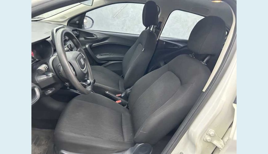 FIAT CRONOS DRIVE 1.3 FLEX MANUAL 4P - BRANCO - 2023 Foto 9 (Grande)