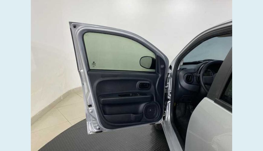 FIAT FIAT MOBI EVO LIKE 1.0 FLEX MANUAL 4P - PRATA - 2019 Foto 9 (Grande)