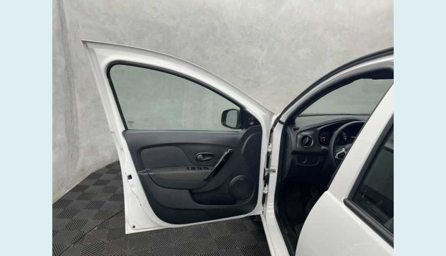 RENAULT LOGAN ZEN 1.0 12V SCE (FLEX) - BRANCO - 2023 Foto 9 (Grande)
