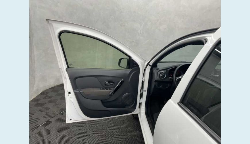 RENAULT RENAULT LOGAN ZEN 1.0 FLEX MANUAL 4P - BRANCO - 2024 Foto 9 (Grande)