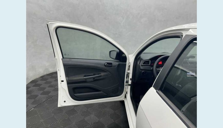 VOLKSWAGEN VOYAGE 1.6 MSI 8V FLEX MANUAL 4P - BRANCO - 2021 Foto 9 (Grande)
