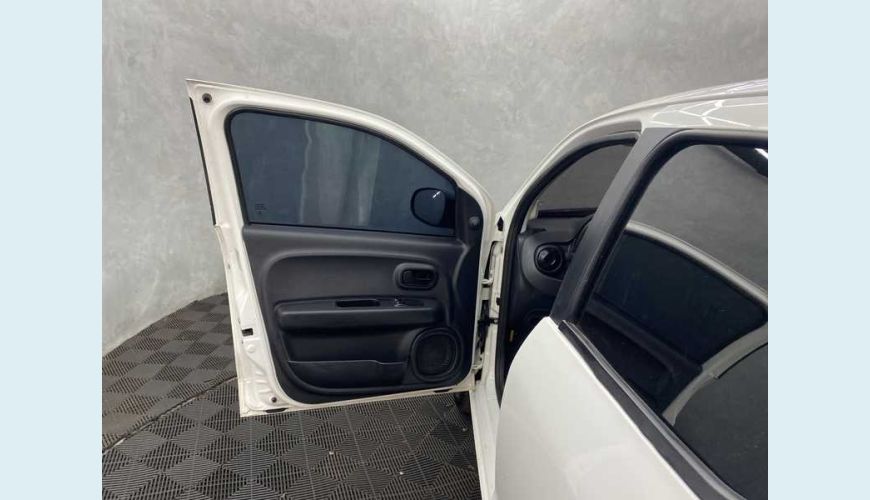 FIAT MOBI LIKE 1.0 FLEX MANUAL 4P - BRANCO - 2022 Foto 9 (Grande)