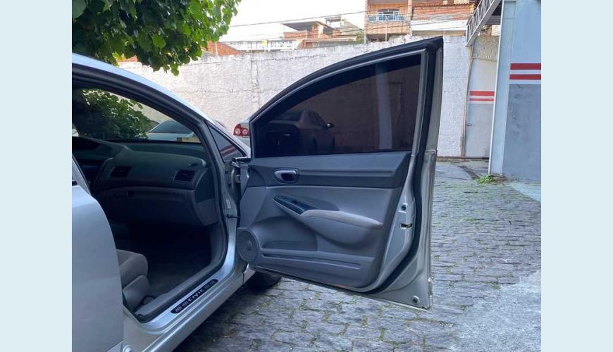 HONDA CIVIC LXL 1.8 16V I-VTEC FLEX MANUAL 4P - PRATA - 2011 Foto 9 (Grande)