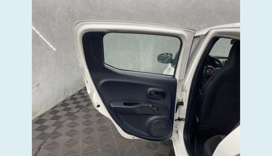 FIAT MOBI LIKE 1.0 FLEX MANUAL 4P - BRANCO - 2020 Foto 9 (Grande)