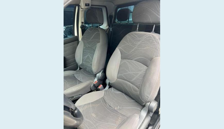 FIAT STRADA WORKING CD 1.4 FLEX MANUAL 3P - BRANCO - 2015 Foto 9 (Grande)